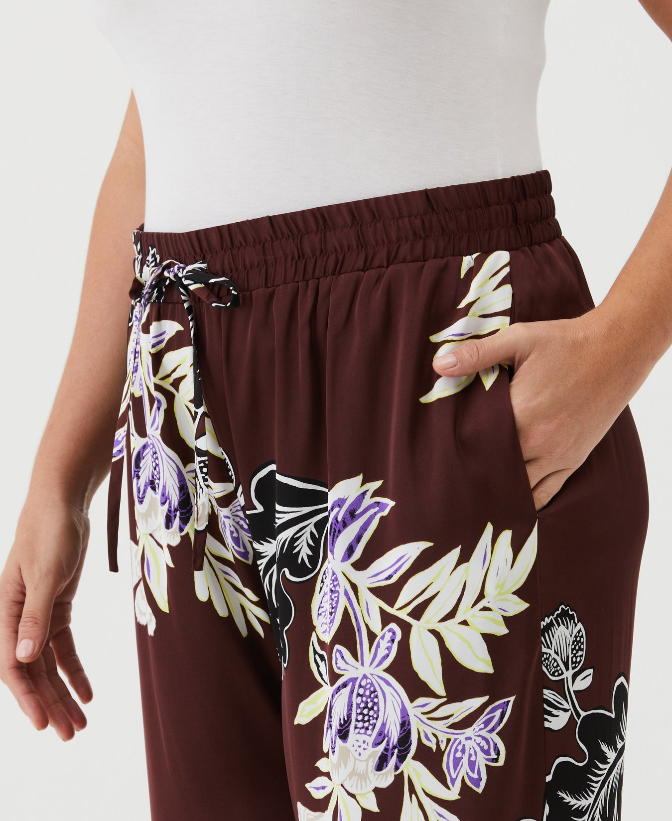 Women's Drawstring Pant with Piping | Rafaella