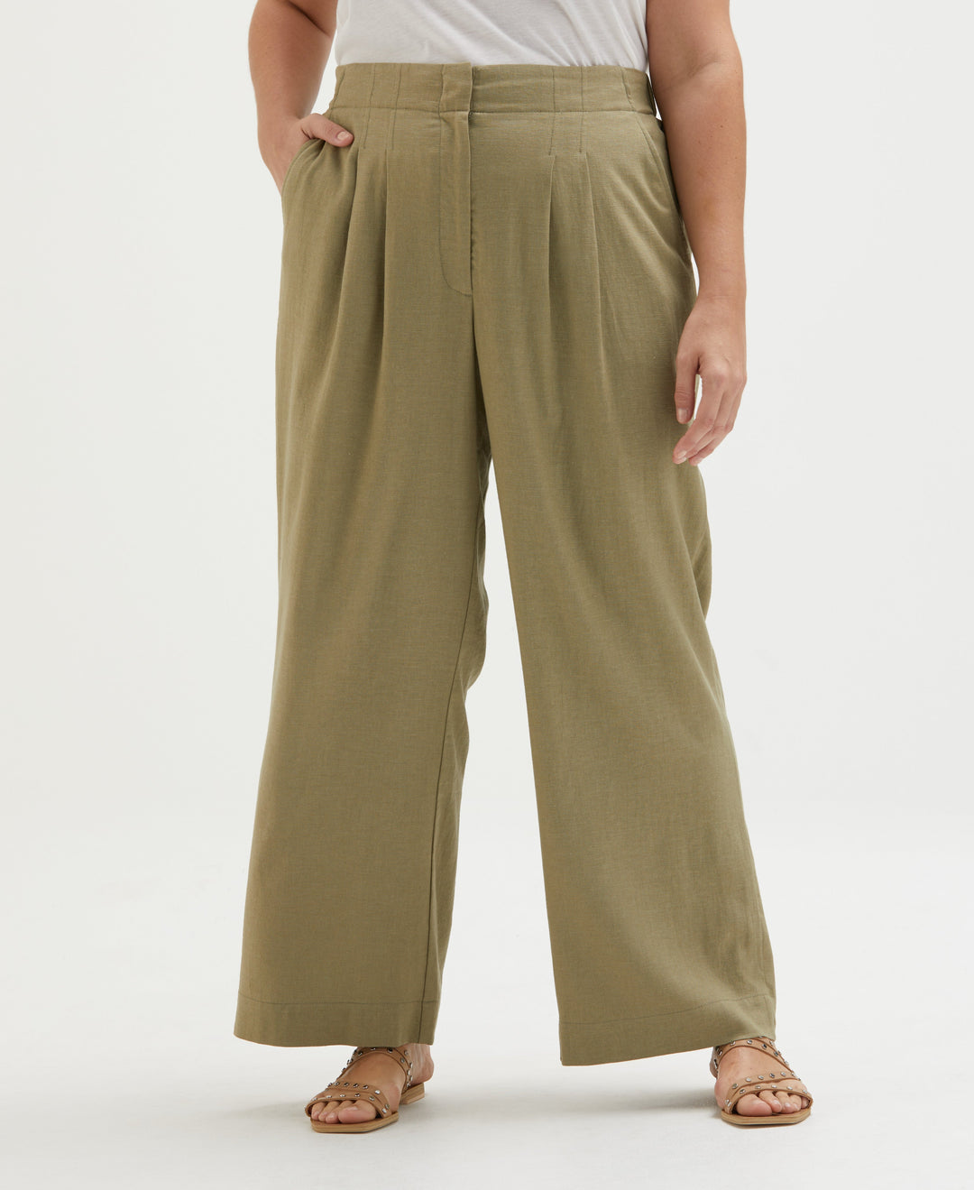 Plus Size Linen Blend Pleated Wide Leg Pant (Aloe) 