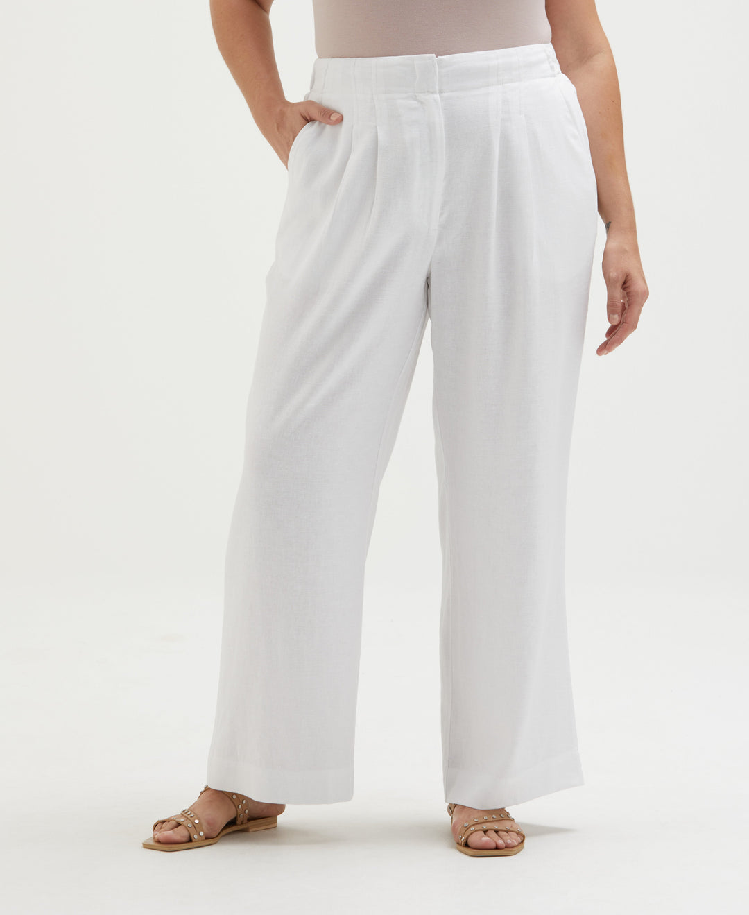 Plus Size Linen Blend Pleated Wide Leg Pant (White) 