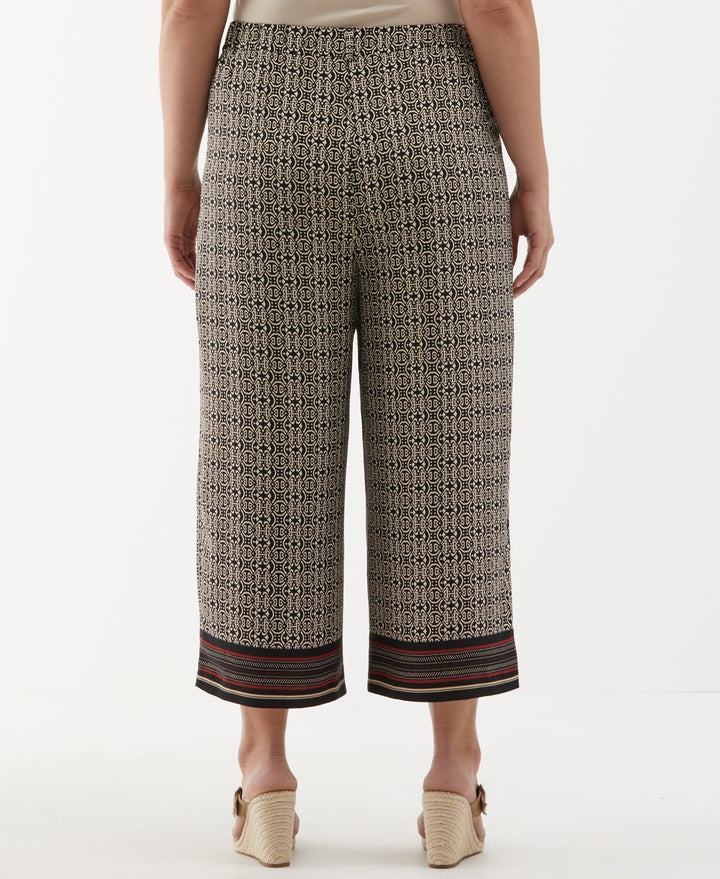 Plus Size Medallion Print Wide Leg Crop Pant (Black) 