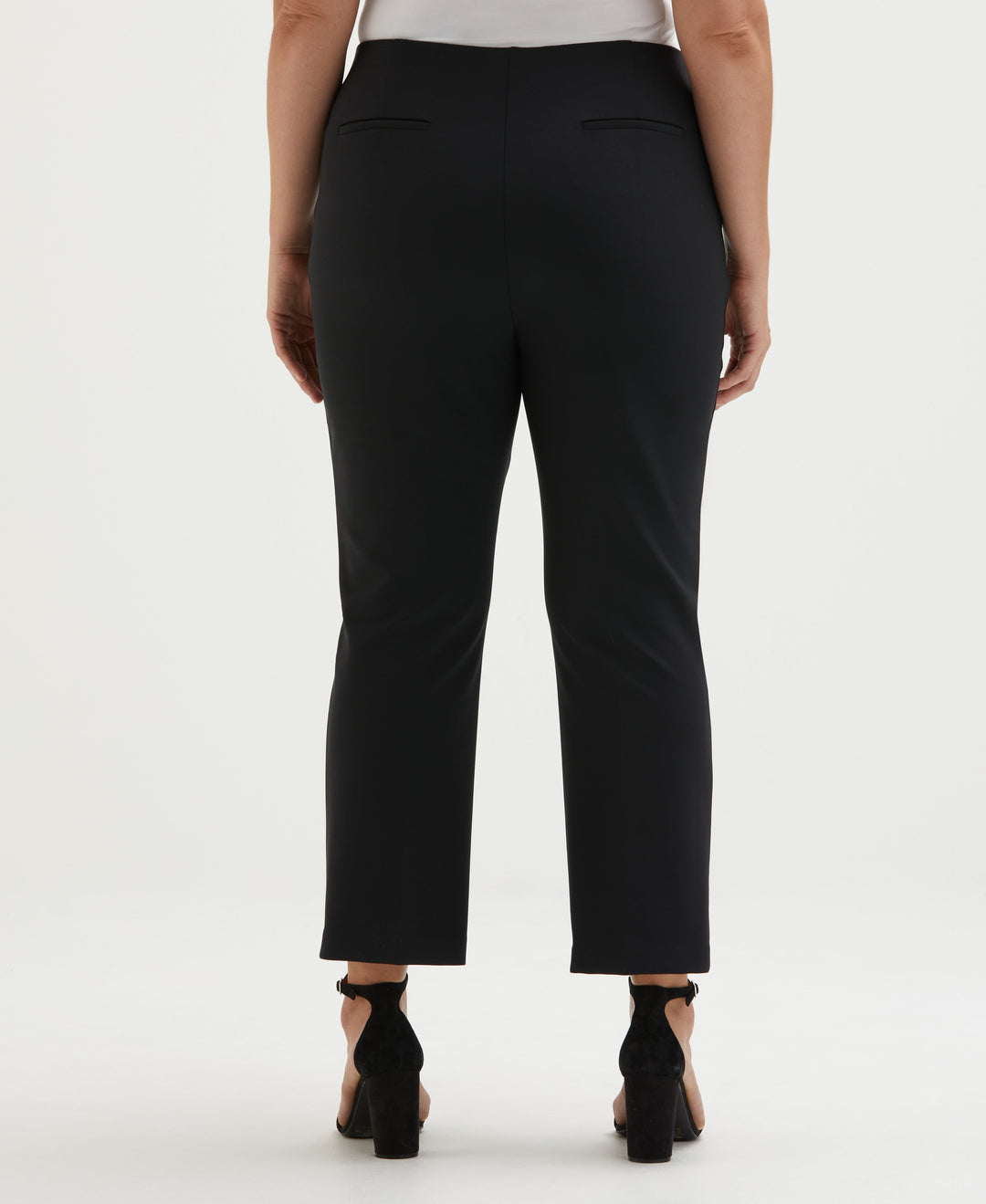 Plus Size Pintuck Pull-On Crop Pant (Black) 