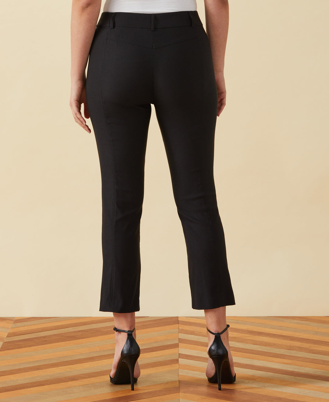 Classic Fit Seamed Straight Leg Crop Pant with Vents (Black) 