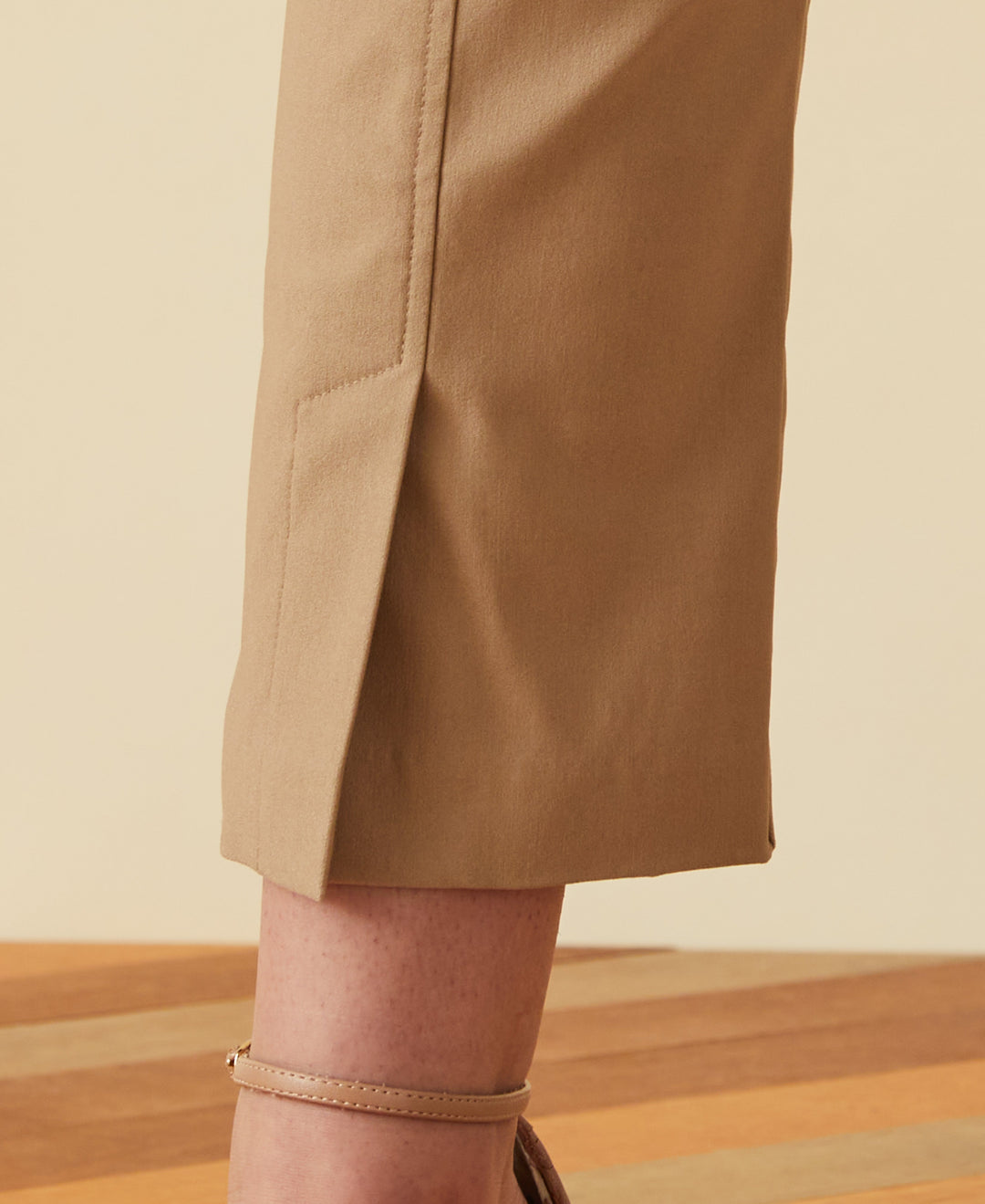 Classic Fit Seamed Straight Leg Crop Pant with Vents (Dark Safari) 